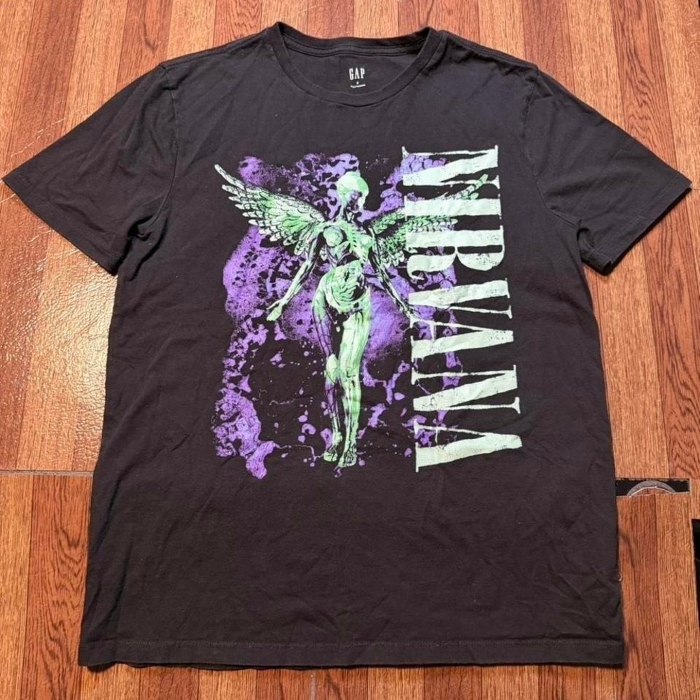 Gap Black Nirvana Graphic Retro Crew Shirt Fits Small tagged medium